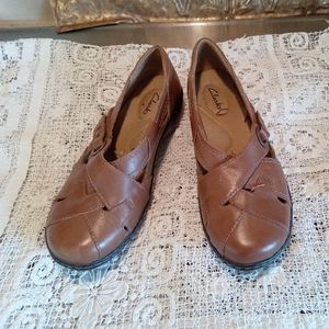 Ladies Clark's leather shoes size 8w